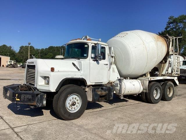 Mack DM690S Other Trucks