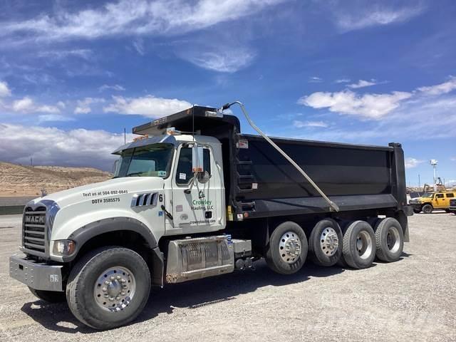 Mack GR104F Dump Trucks