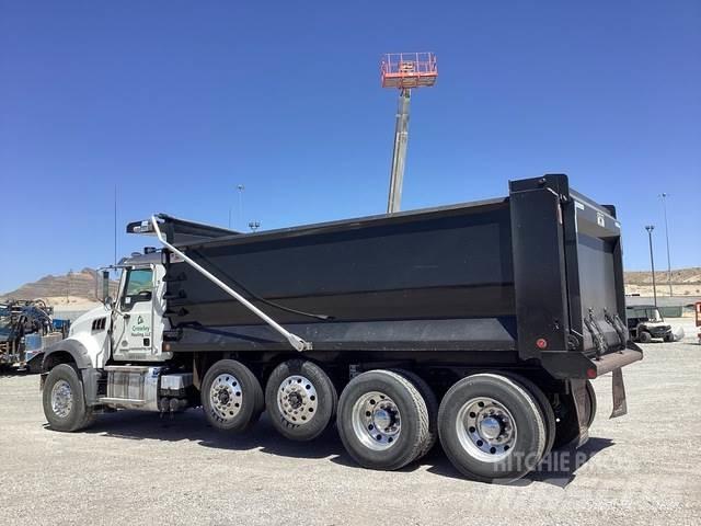 Mack GR104F Dump Trucks