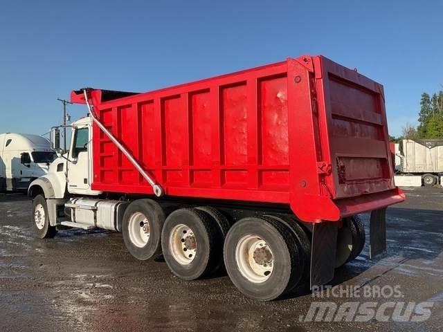 Mack GU713 Dump Trucks