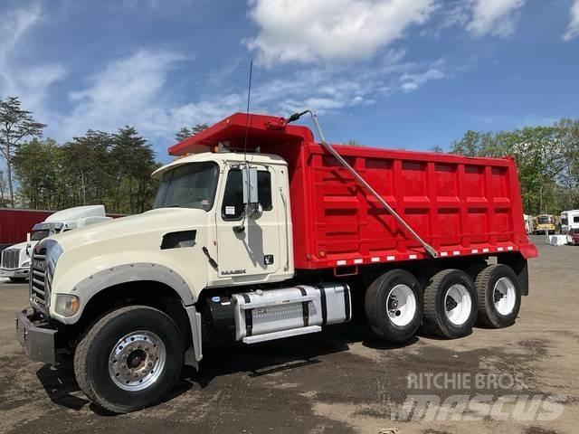 Mack GU713 Dump Trucks