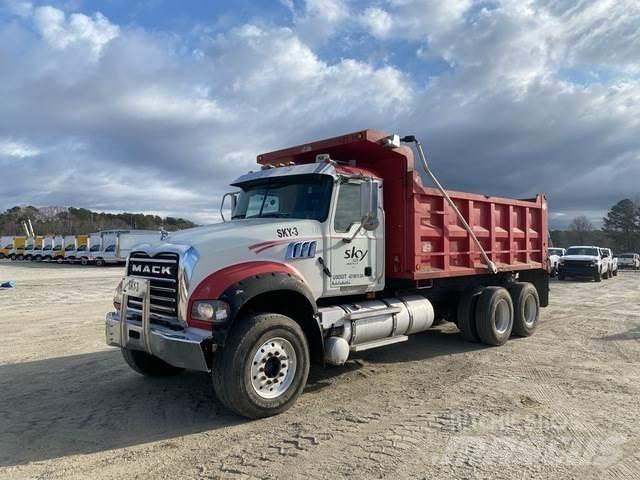 Mack GU713 Dump Trucks