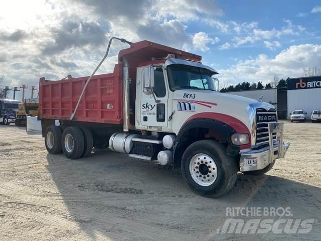 Mack GU713 Dump Trucks