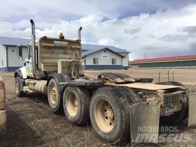 Mack GU713 Conventional Trucks / Tractor Trucks