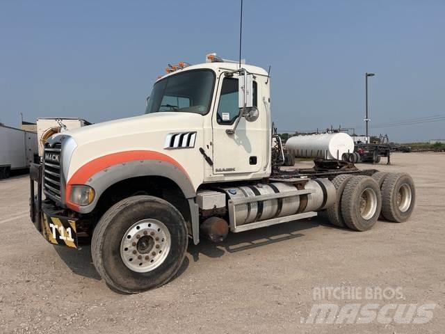 Mack GU713 Conventional Trucks / Tractor Trucks