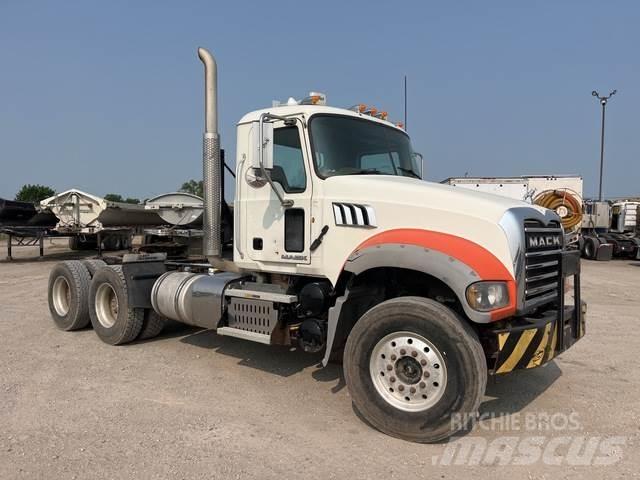 Mack GU713 Conventional Trucks / Tractor Trucks