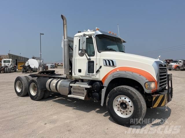 Mack GU713 Conventional Trucks / Tractor Trucks
