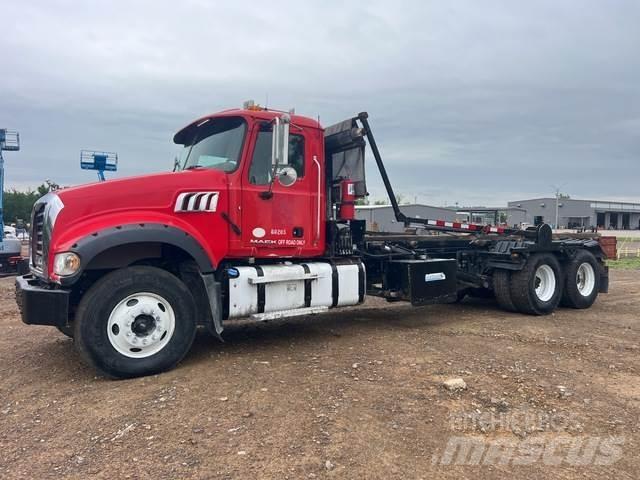 Mack GU713 Skip loader trucks