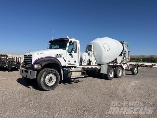 Mack GU713 Other trucks