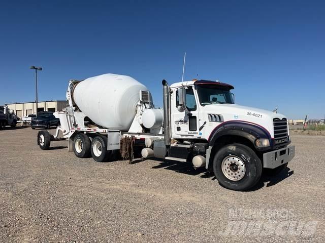Mack GU713 Other trucks