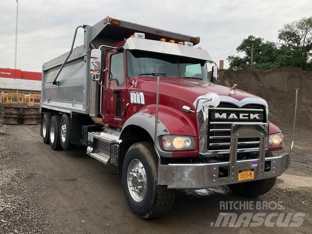 Mack GU713 Dump Trucks