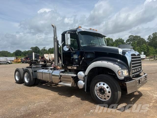 Mack GU713 Conventional Trucks / Tractor Trucks
