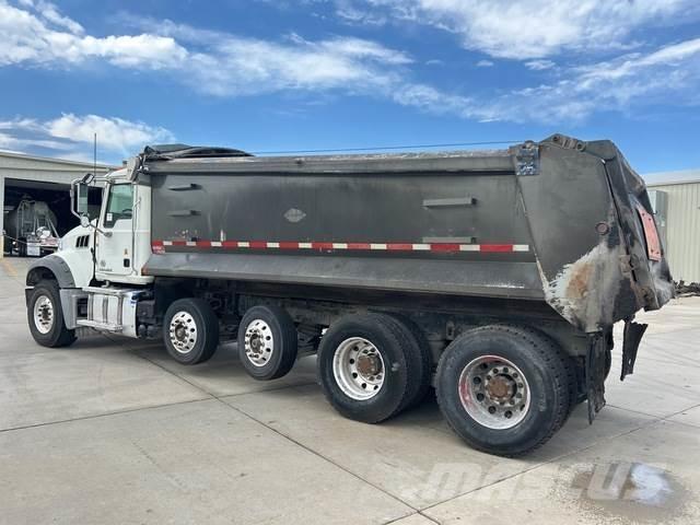 Mack GU713 Dump Trucks