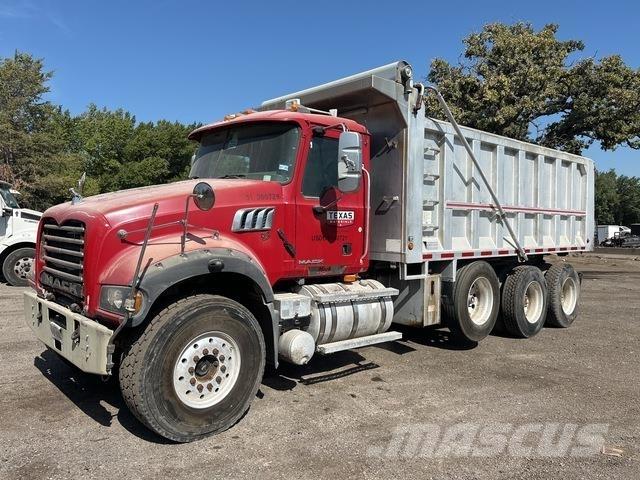 Mack GU713 Dump Trucks