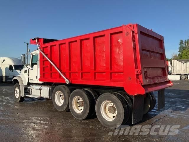 Mack GU713 Dump Trucks