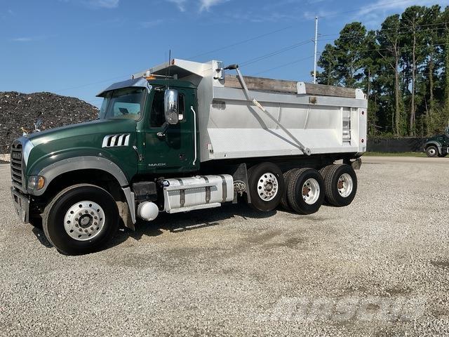 Mack GU713 Dump Trucks