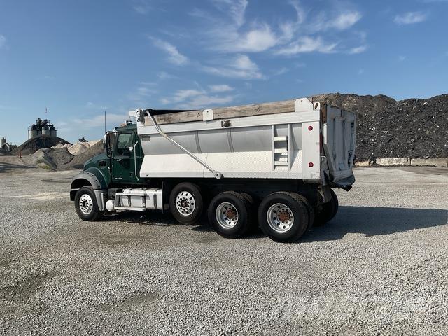 Mack GU713 Dump Trucks