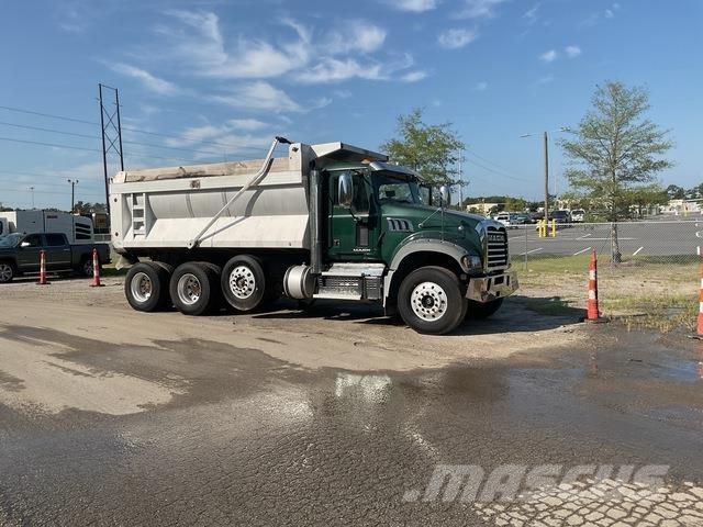Mack GU713 Dump Trucks