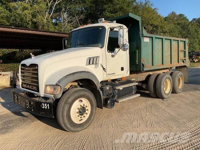 Mack GU713 Dump Trucks