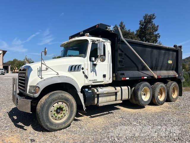 Mack GU713 Dump Trucks