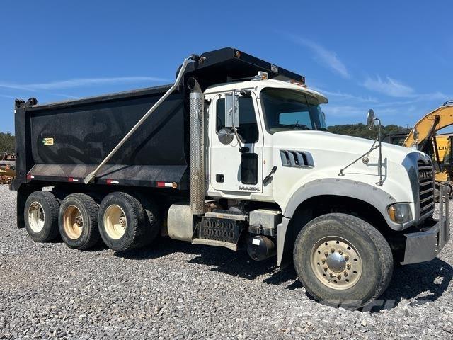 Mack GU713 Dump Trucks