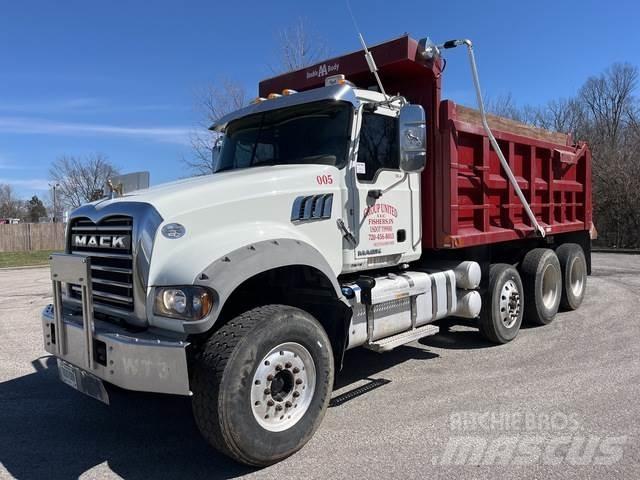 Mack GU714 Dump Trucks
