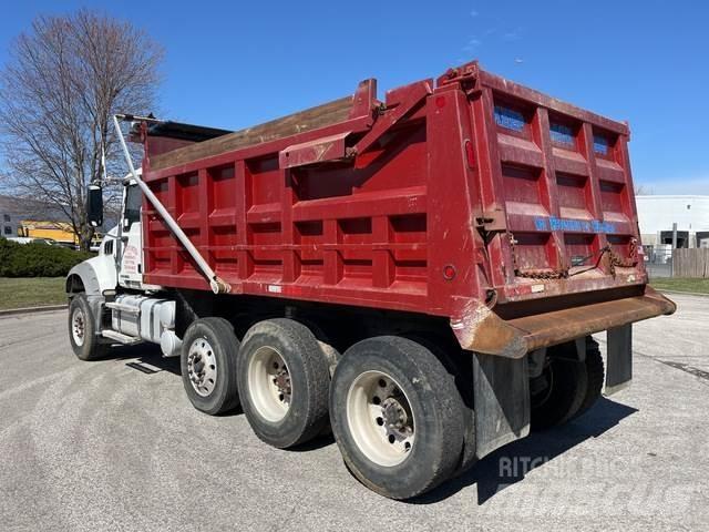Mack GU714 Dump Trucks