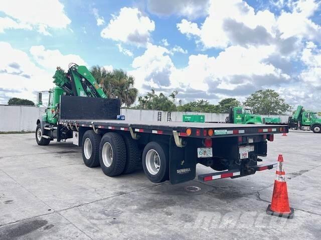 Mack GU813 Other Trucks