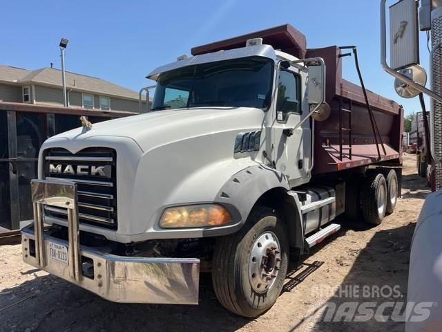 Mack GU813 Dump Trucks