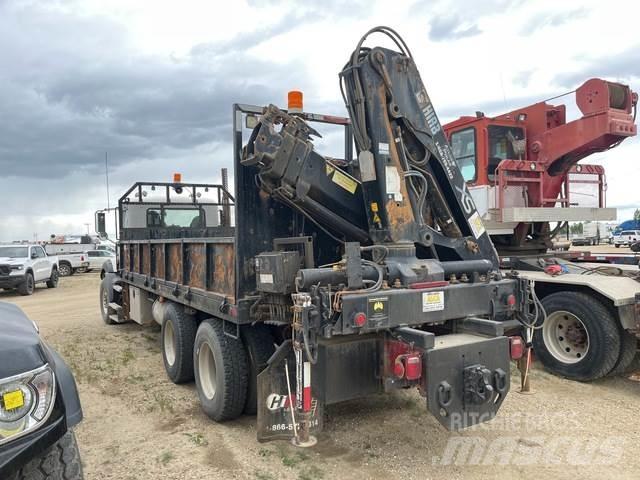 Mack GU813 Flatbed Trucks