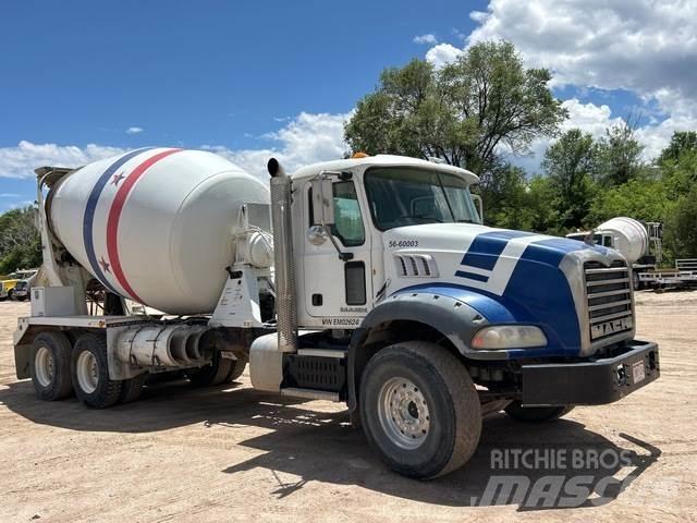 Mack GU813 Other Trucks
