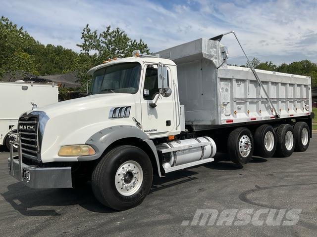 Mack GU813 Dump Trucks