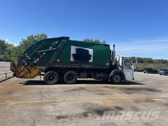 Mack LE613 Garbage Trucks / Recycling Trucks