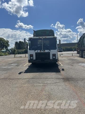 Mack LE613 Garbage Trucks / Recycling Trucks