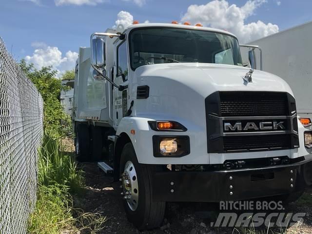 Mack MD Garbage Trucks / Recycling Trucks