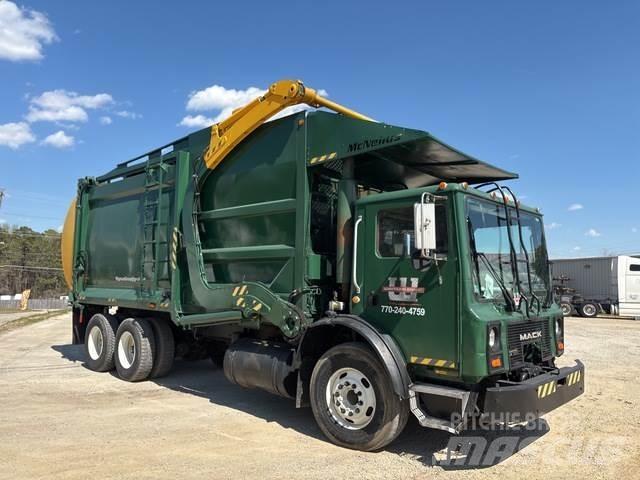 Mack MR690S Garbage Trucks / Recycling Trucks
