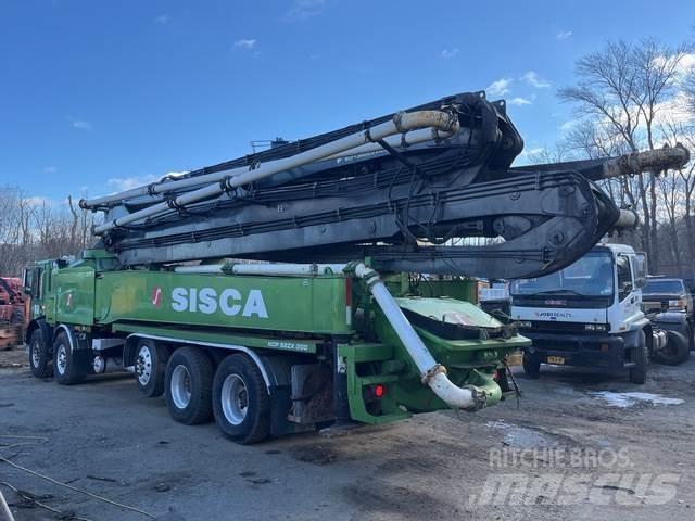 Mack MRU613 Concrete Pumps
