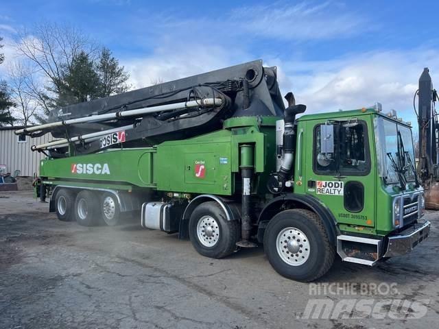 Mack MRU613 Concrete Pumps