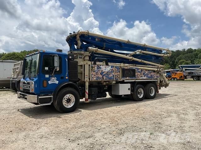 Mack MRU613 Concrete Pumps