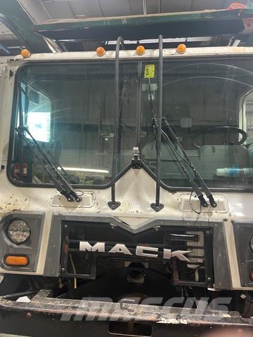 Mack MRU613 Garbage Trucks / Recycling Trucks