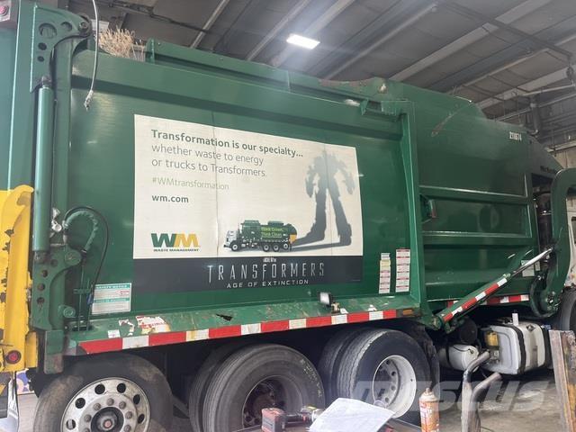 Mack MRU613 Garbage Trucks / Recycling Trucks