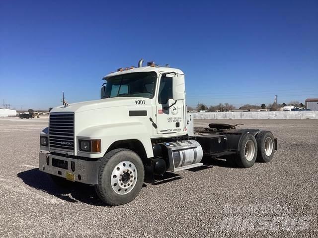 Mack Pinnacle Conventional Trucks / Tractor Trucks