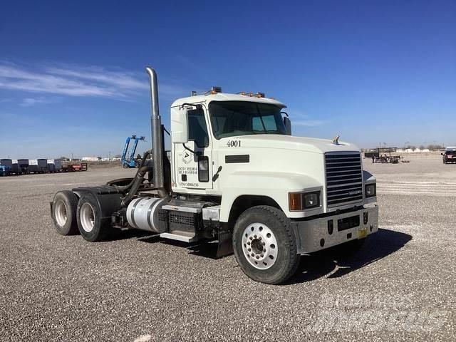 Mack Pinnacle Conventional Trucks / Tractor Trucks