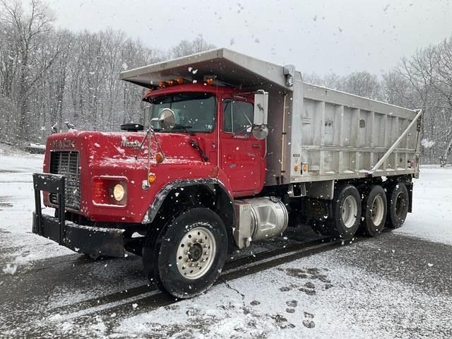 Mack RB688S Dump Trucks
