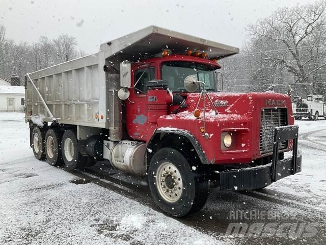 Mack RB688S Dump Trucks