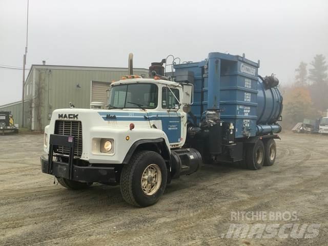 Mack RB690S Vacuum Trucks