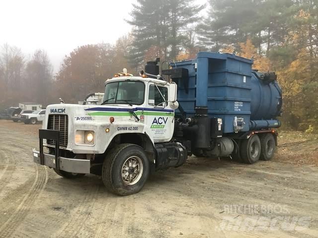 Mack RB690S Vacuum Trucks