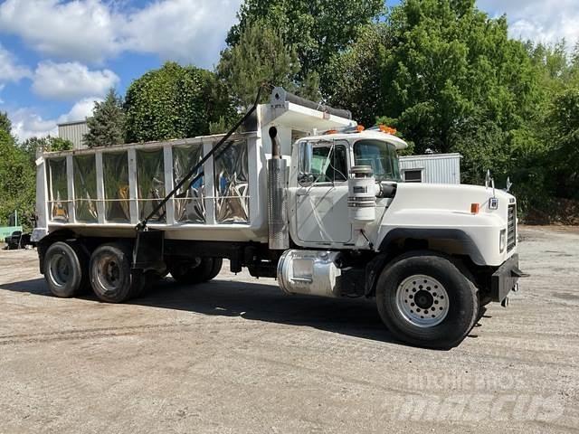 Mack RD600 Dump Trucks
