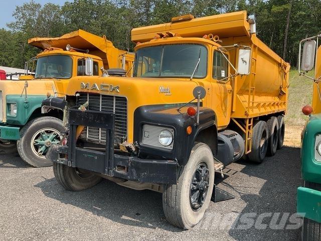 Mack RD686SX Dump Trucks