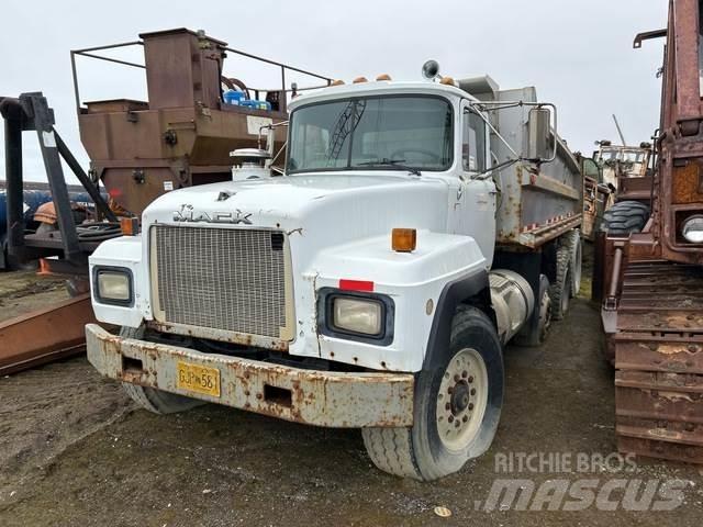 Mack RD688S Dump Trucks